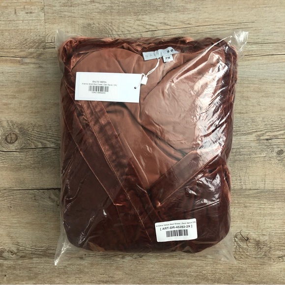 Baltic Born Dresses Baltic Born Artemis Velvet Maxi Dress 2x Poshmark